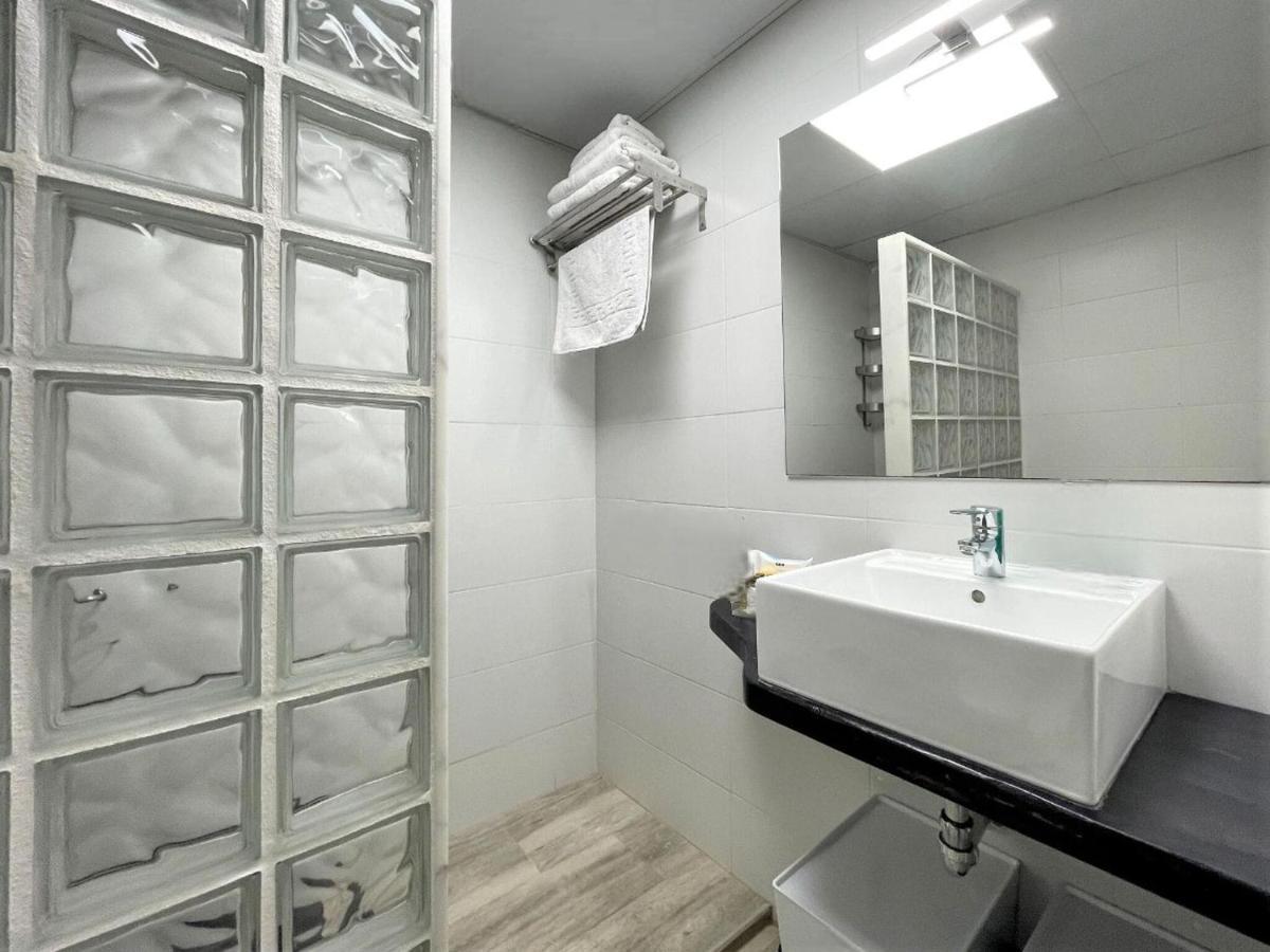 Belvilla By Oyo Apartment In Benalma¡Dena เบนัลมาเดนา ภายนอก รูปภาพ